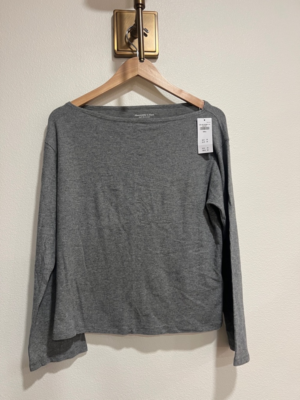 Abercrombie & Fitch Gray Lightweight Long Sleeve Top slash tee Small